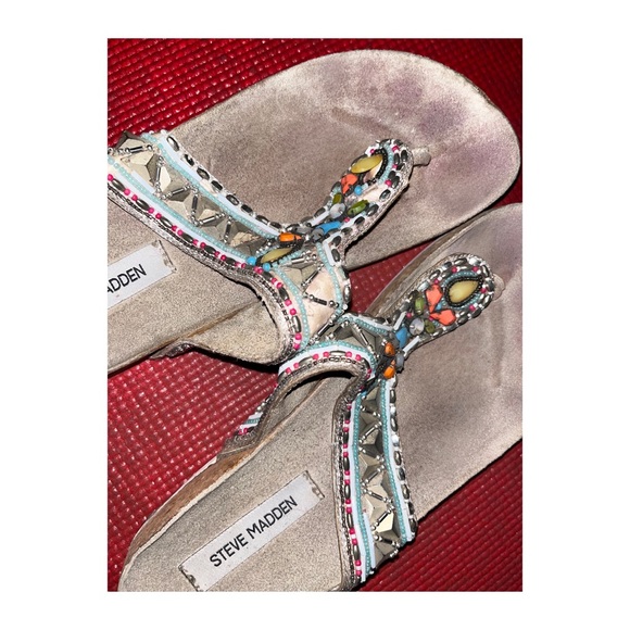 STEVE MADDEN Studded Flat Sandals - Picture 3 of 11